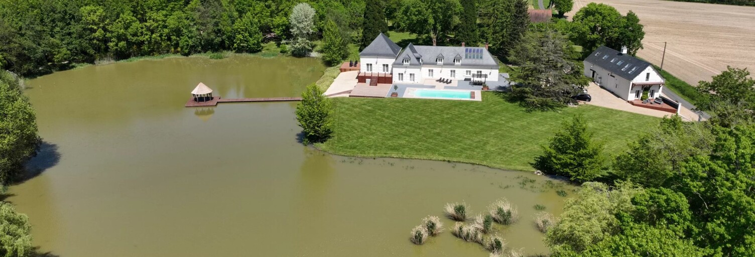 Maison 9 Pièces 435 m² à vendre à Saint-Cyran-du-Jambot (36700)