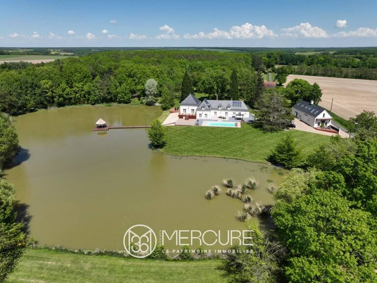 PROPRIETE AVEC ETANG ET MAISONS ANNEXES — photo 1