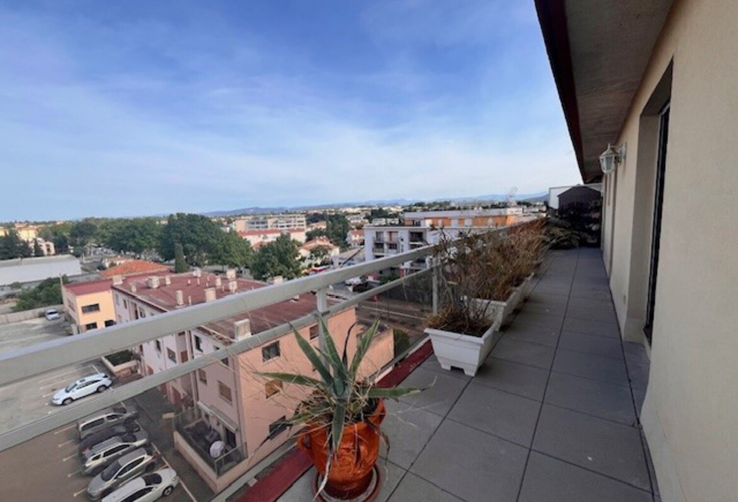 Fréjus vaste T2 à renover — photo 1