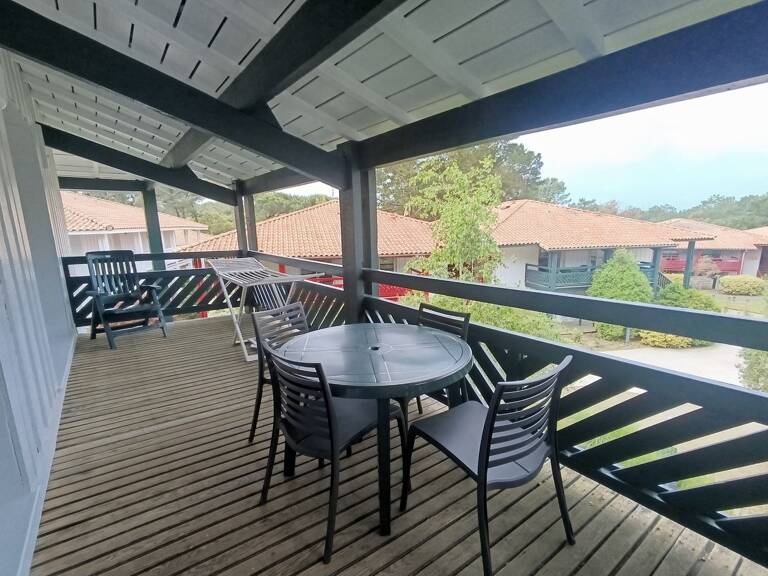 Appartement 2 pièces et vaste terrasse couverte — photo 1