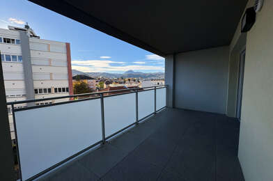 Appartement 3 pièces 926 €