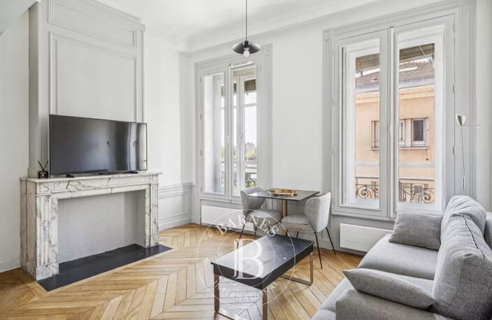 Lyon 2 - Perrache - Appartement meublé et rénové de 31,65 m² - 1 Chambre — photo 2