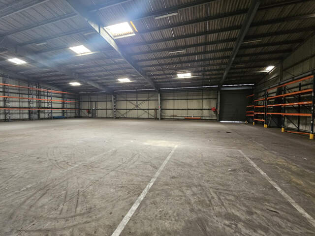 LOCAL D'ACTIVITE A VENDRE ANGERS EST — photo du bien