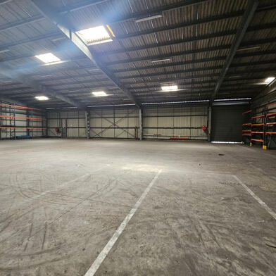 Commerce  3108000 €