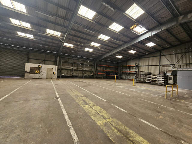 LOCAL D'ACTIVITE DE 3800 M2 A LOUER ANGERS EST — photo du bien