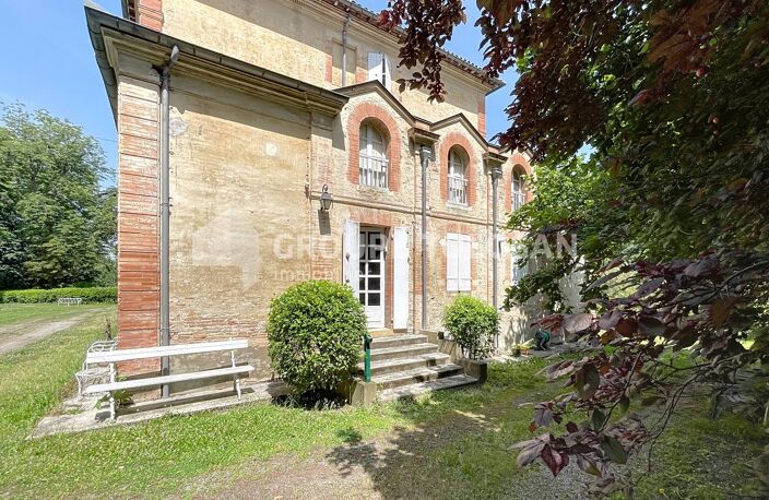 Château — photo 3