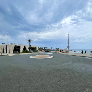 Commerce  225000 €