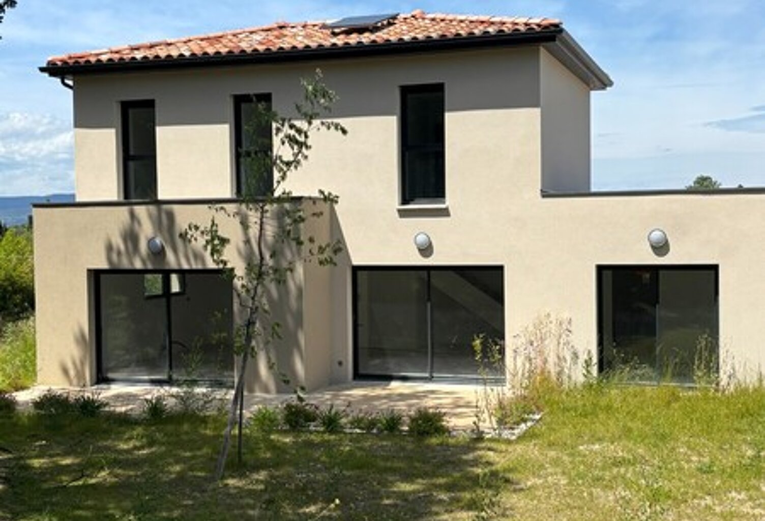 Villa — photo 1