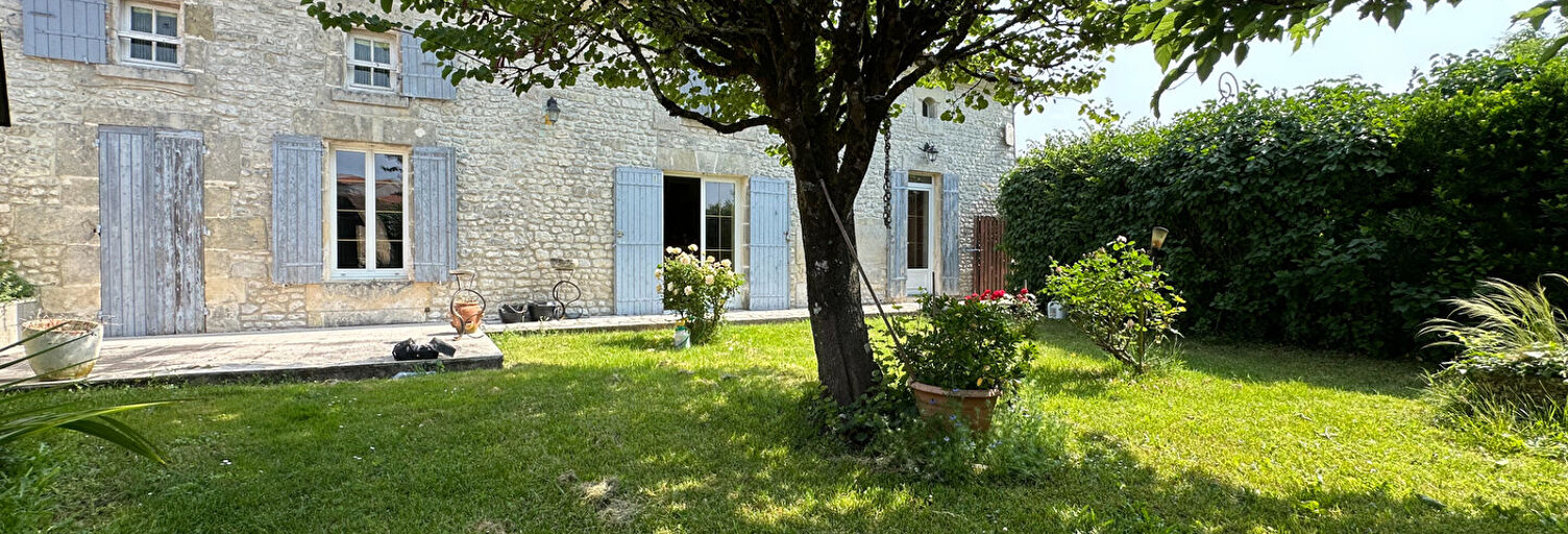 Maison 6 Pièces 185 m² à vendre à Saint-Seurin-de-Palenne (17800)