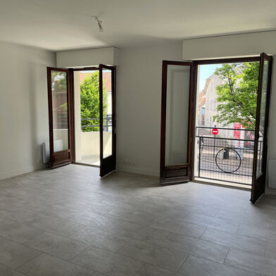 Appartement 2 pièces 748 €