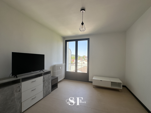 AGEN CENTRE-VILLE - STUDIO AVEC BALCON ET PARKING — photo du bien