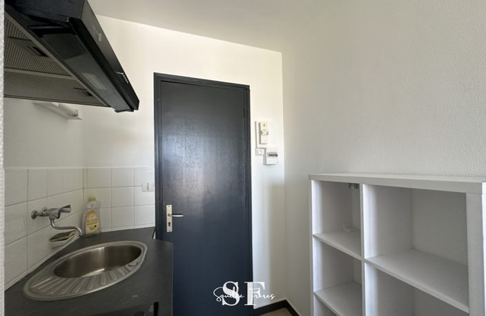 AGEN CENTRE-VILLE - STUDIO AVEC BALCON ET PARKING — photo 4