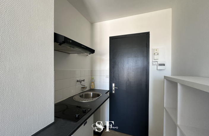 AGEN CENTRE-VILLE - STUDIO AVEC BALCON ET PARKING — photo 5