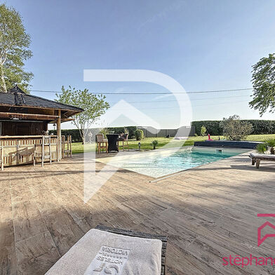 Maison 4 pièces 436800 €