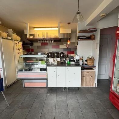 Commerce  222000 €