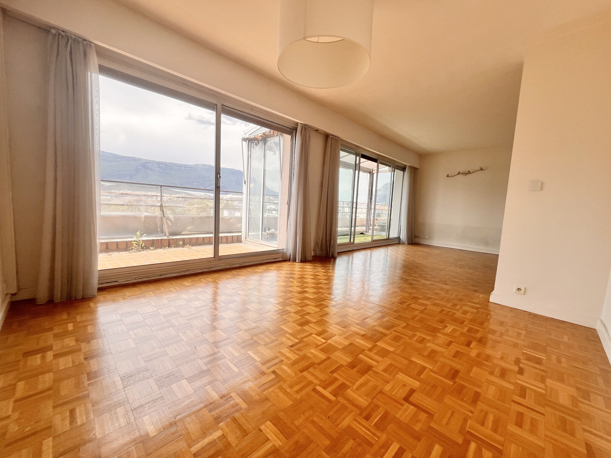 Appartement  T5 à vendre Grenoble 38100