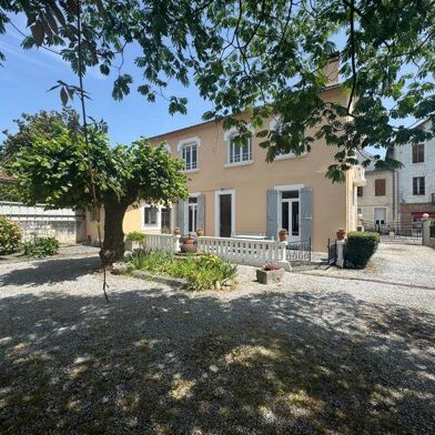 Immeuble  239600 €