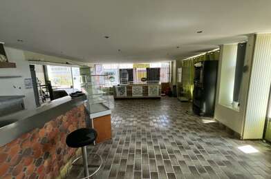 Immeuble  140400 €