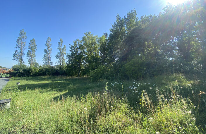 TERRAIN EN FOND D'IMPASSE GREZIEU LA VARENNE — photo 2