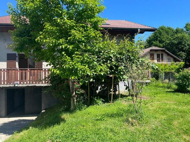 Appartement T4 de 100m² jardin 500m² — photo du bien