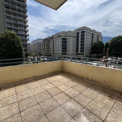 Appartement 4 pièces 980 €