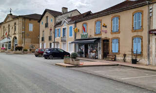 Commerce 12 Pièces 402 m² à vendre à Viella (32400)