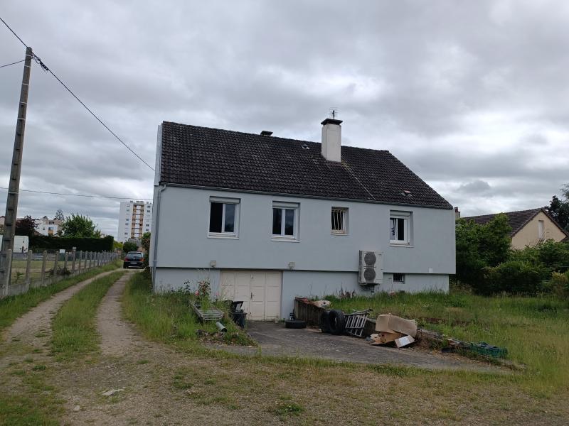 Villa / Maison  T9 à vendre Avermes 03000