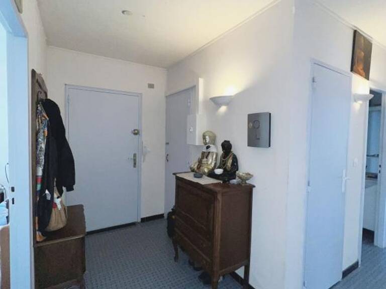 T3 avec loggia, cave et place de parking privative, vendu loué !!!! — photo 1
