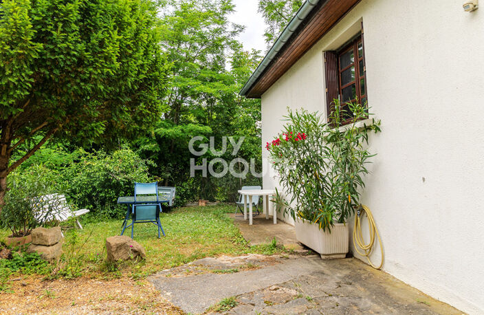 Maison avec un sous-sol complet et un grand terrain — photo 4