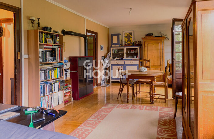 Maison avec un sous-sol complet et un grand terrain — photo 5