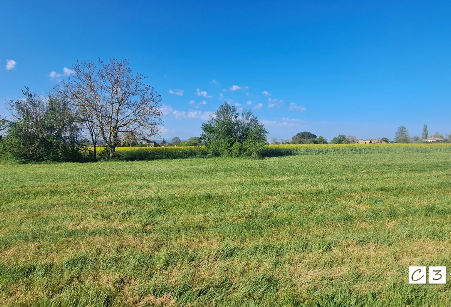 Terrain divisible et constructible — photo 1
