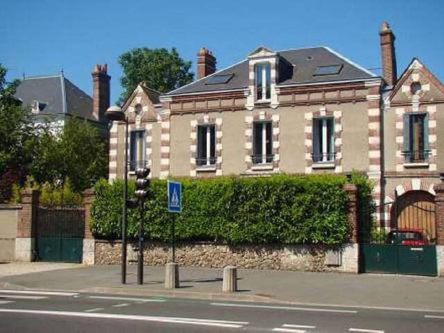 Maison de 265 m2 au coeur de Châteaudun — photo du bien