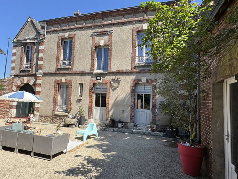 Maison de 265 m2 au coeur de Châteaudun — photo 1