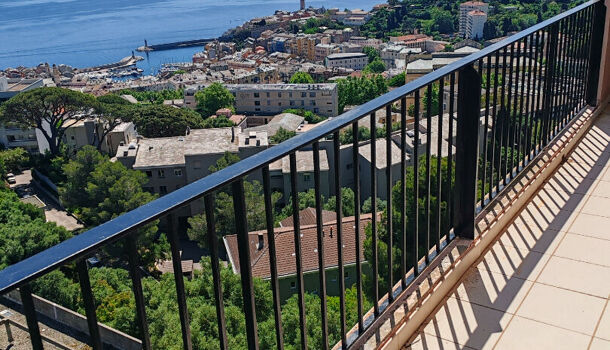 Appartement 3 pièces  à louer Bastia 20200