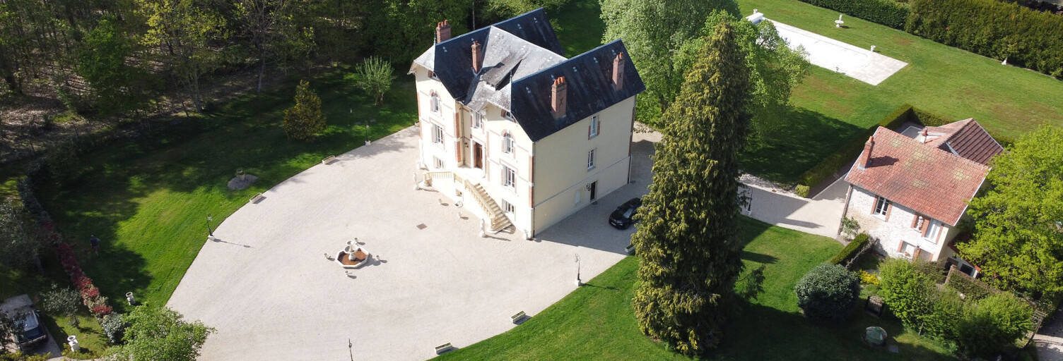 Maison 7 Pièces 437 m² à vendre à Sainte-Montaine (18700)