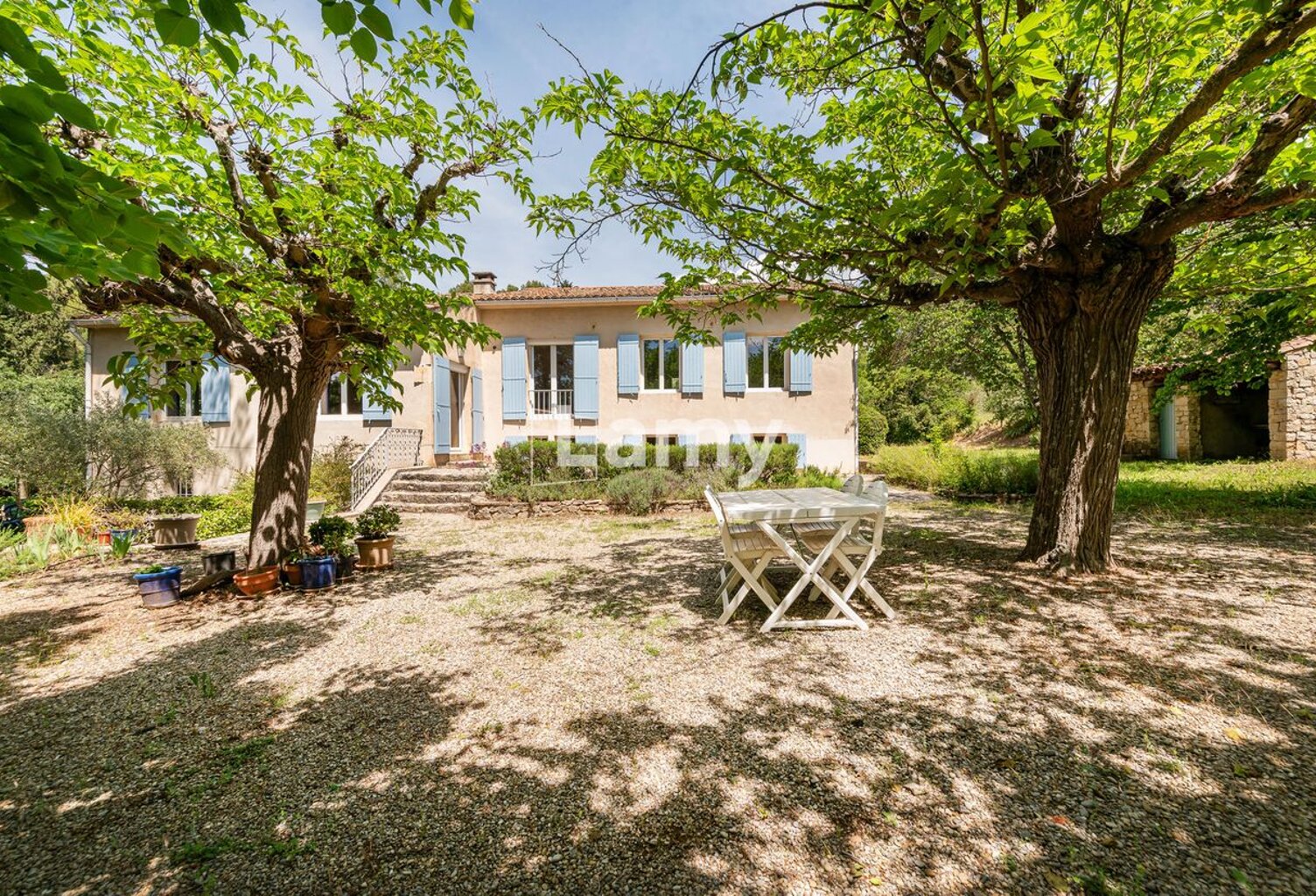 Maison de 350m² sur terrain de 4520m² — photo 1