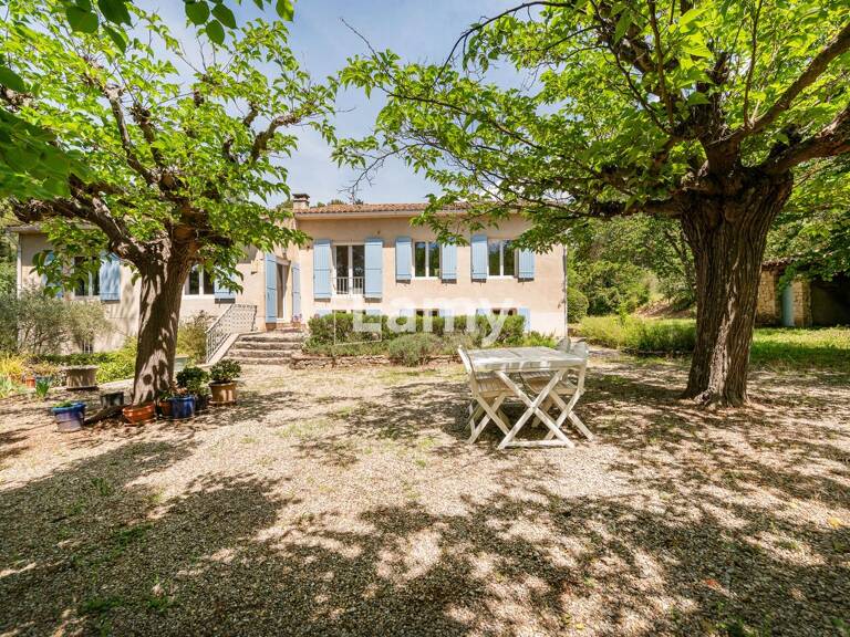 Maison de 350m² sur terrain de 4520m² — photo 1