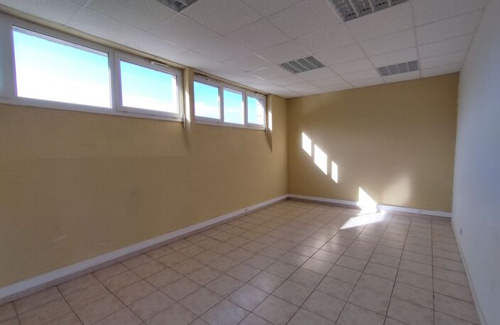 Local commercial Bureau — photo 3