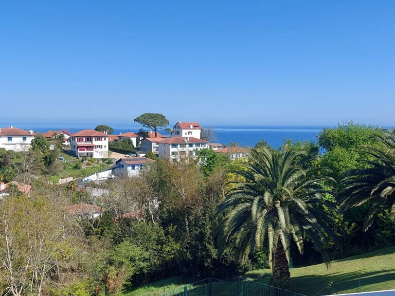 Superbe T3 traversant avec terrasse VUE MER à deux pas du ce — photo 1