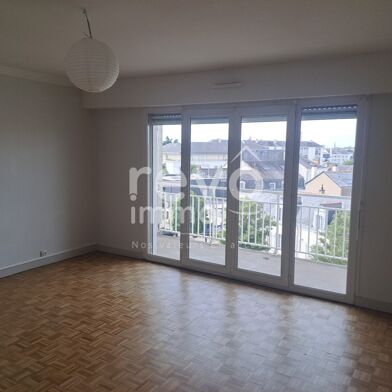 Appartement 3 pièces 750 €