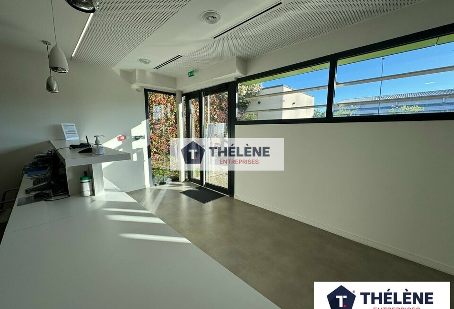 BUREAUX à LOUER — photo 1