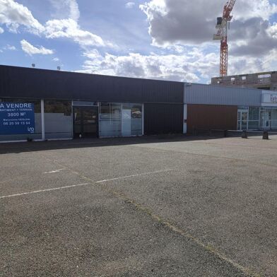 Commerce  1045000 €