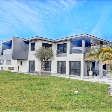 Maison 6 pièces 2490000 €