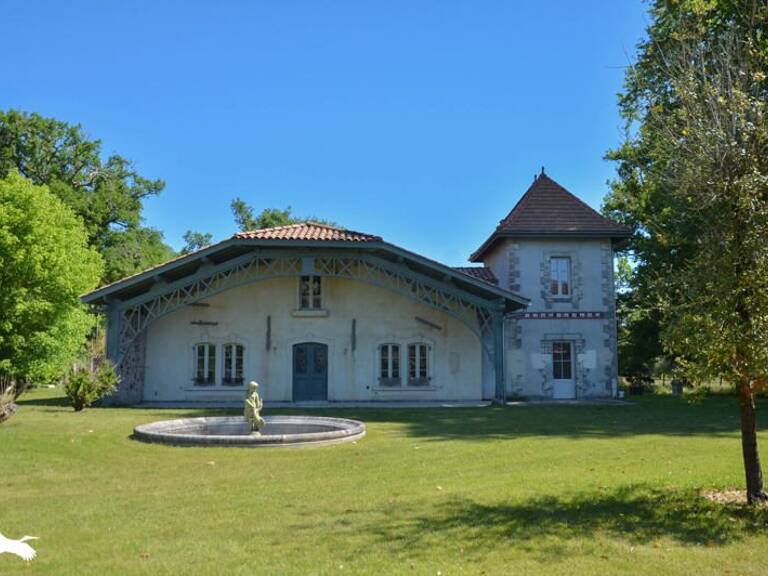 Maison en pierre de 11 pièces principales — photo 1