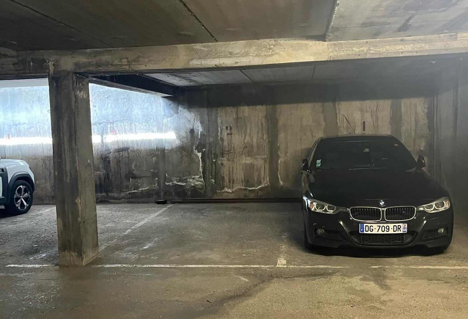 PARKING SOUS SOL EAUX CLAIRES — photo 1