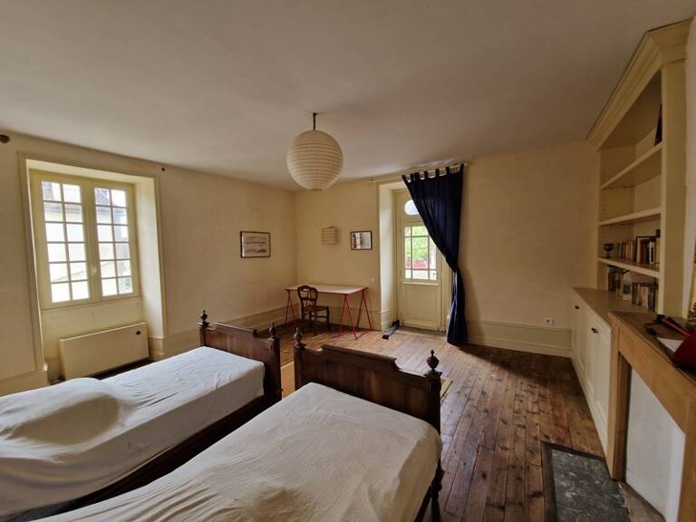 Maison en pierre de 5 pièces principales — photo 1