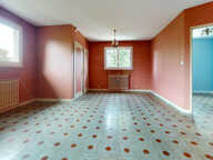 AU 1ER ETAGE D UNE PETITE RESIDENCE — photo 4