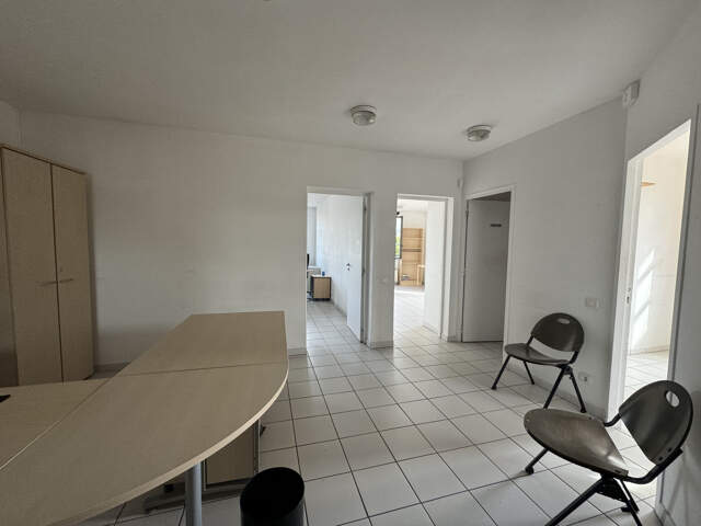 A louer - Local Professionnel 76m2 à ROUSSET — photo du bien