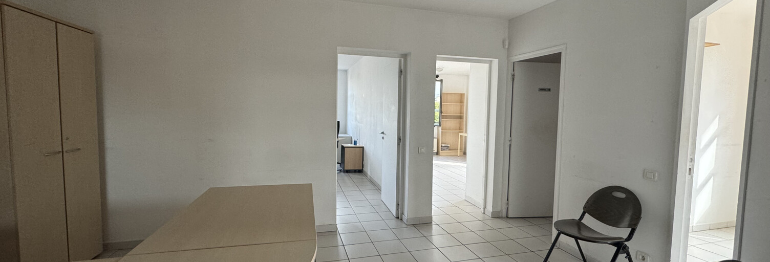 Commerce 4 Pièces 76 m² à louer à Rousset (13790)