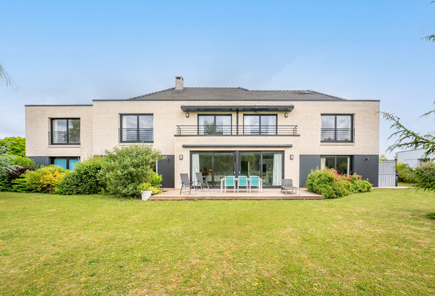 Villa Golf de Merignies 345 m2 — photo 1